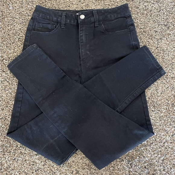 Black high waisted skinny jeans! - Picture 4 of 4